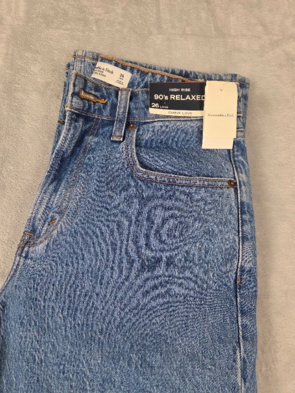 NWT Abercrombie & Fitch Curve Love High Rise 90's Relaxed Jeans – Size 26 Long